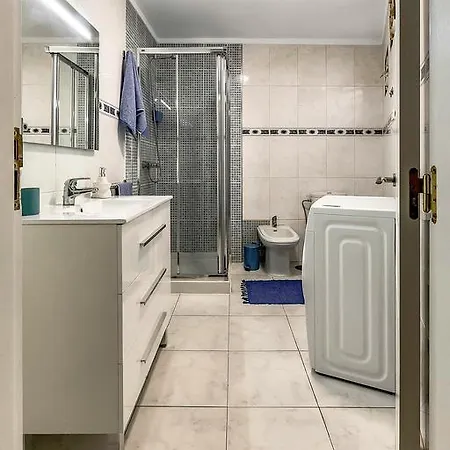 Los Cristianos 2 Bedrooms شقة *